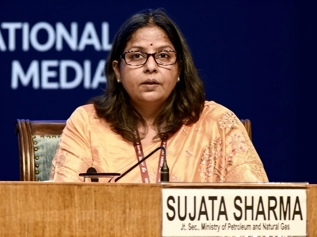 LPG किल्लत: सरकार ने तेल-गैस कंपनियों को दी सख्त चेतावनी